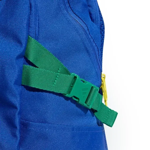 Mochila Adidas PrimeLift azul vista de frente com logotipo Adidas em verde